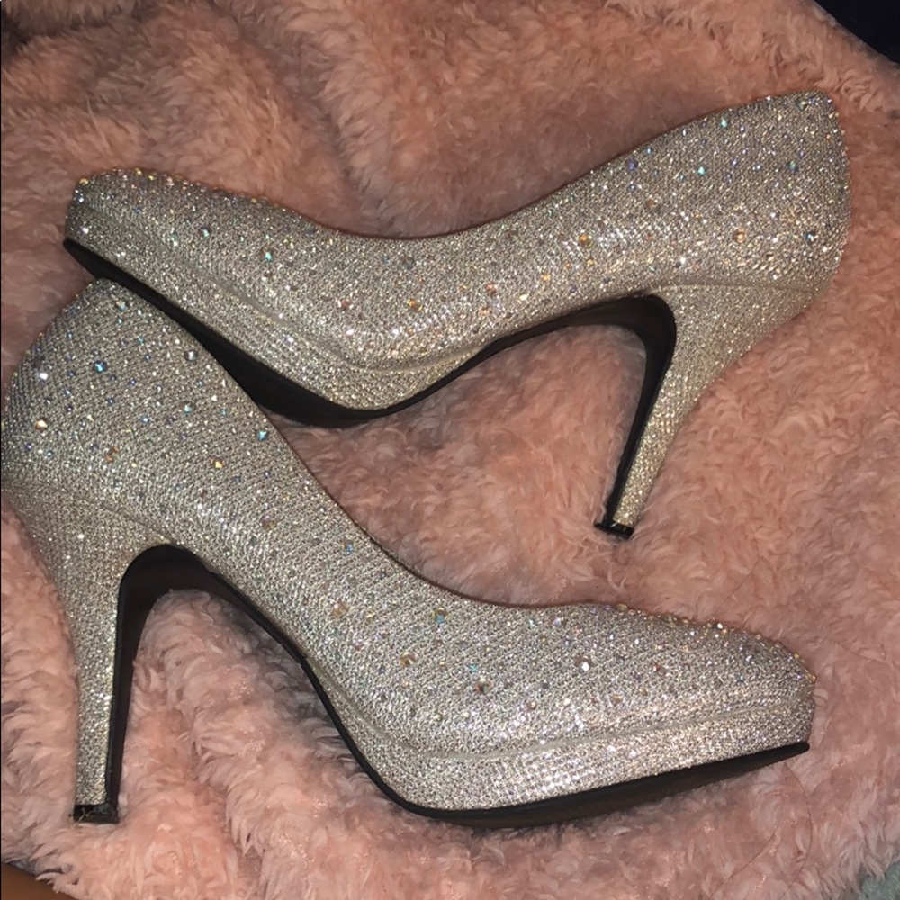 Heels - Picture 4 of 5